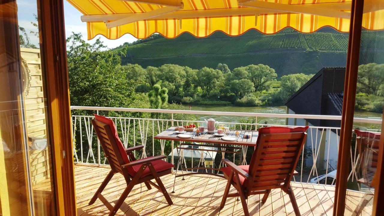 Casa Barzen - Stilvoll Urlauben An Der Mosel Apartment Reil Bagian luar foto